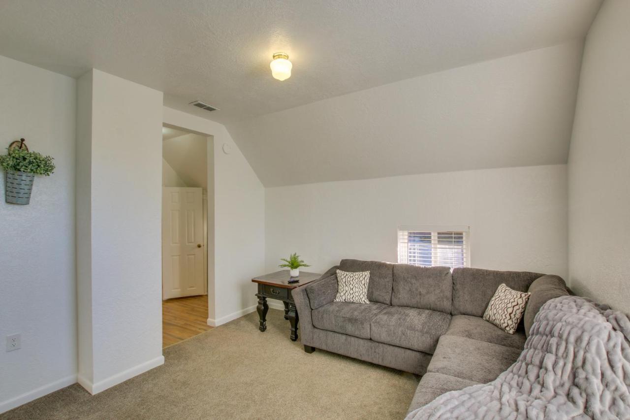 Convenient Logan Apartment - 1 Block To Town! ภายนอก รูปภาพ